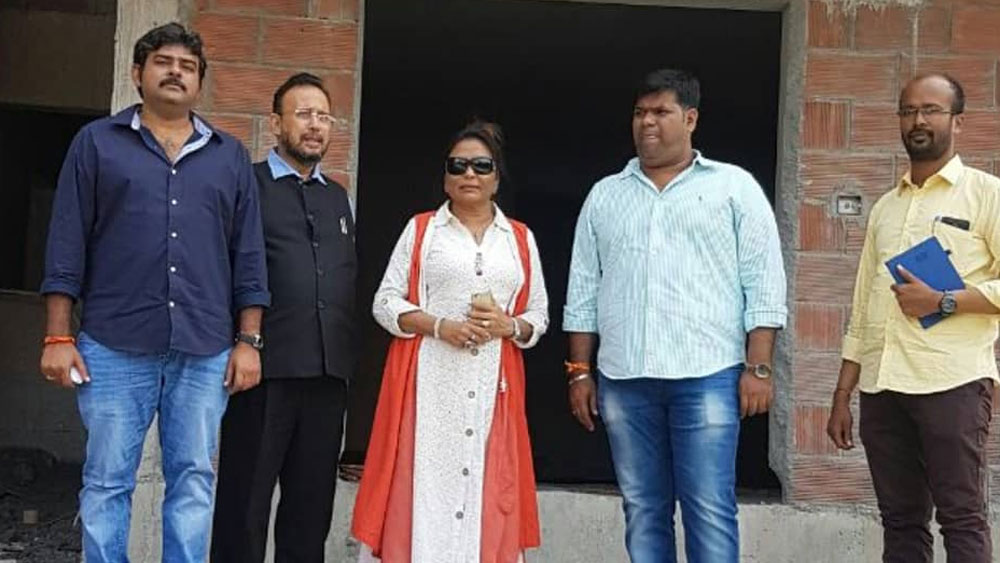 কোম্পানিটা কিনে নেন কল্পনা। কিছু সময়ের মধ্যেই খুব সুন্দরভাবে চালু হয়ে যায় কামানি টিউবস। বেচাকেনায় লাভও করতে শুরু করে। এগুলো ছাড়াও আরও অনেক সামাজিক কাজকর্মে নিজেকে ব্যস্ত রাখতে শুরু করেন তিনি। কল্পনা সরোজ ফাউন্ডেশন প্রতিষ্ঠা করেন।