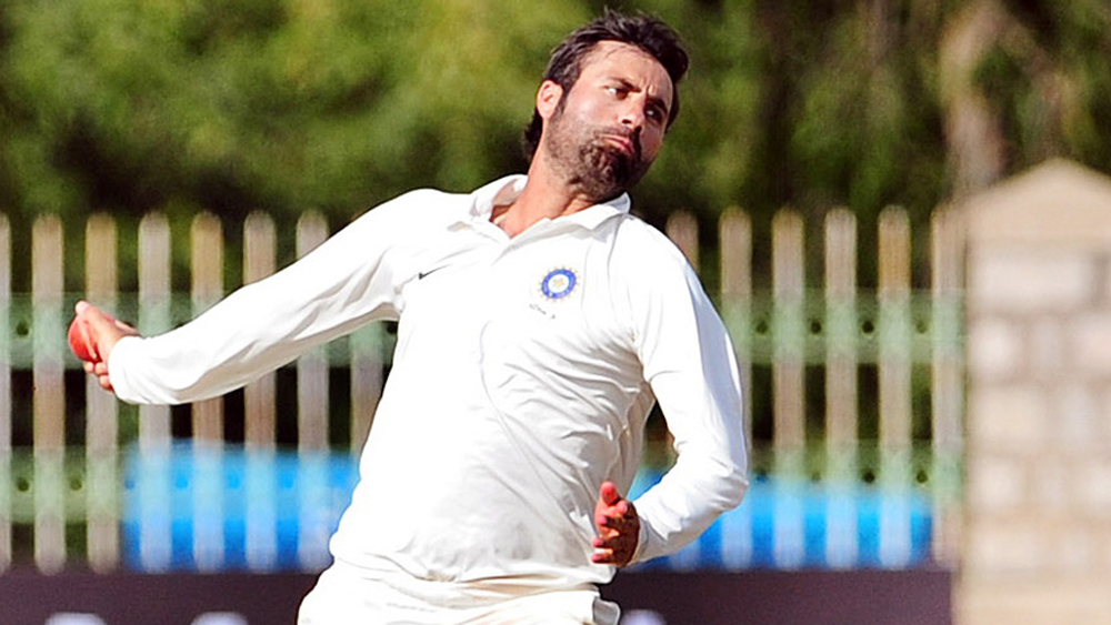 পারভেজ রসুল: জম্মু ও কাশ্মীরের হয়ে ব্যাটে-বলে ধারাবাহিক থেকেছেন তিনি। অফস্পিনে ১৫.৭৪ গড়ে নিয়েছেন ৩১ উইকেট। ৪৫ রানে সাত উইকেট ইনিংসে সেরা বোলিং। ম্যাচে সেরা হল ৭৩ রানে ১২ উইকেট। মাত্র ছয় ম্যাচে ৩৬.৯০ গড়ে করেছেন ৪০৬ রান। রয়েছে দুটো সেঞ্চুরিও। সর্বাধিক ১২৮।