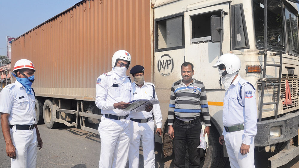 Coronavirus in India: Trucks from different states are under observation