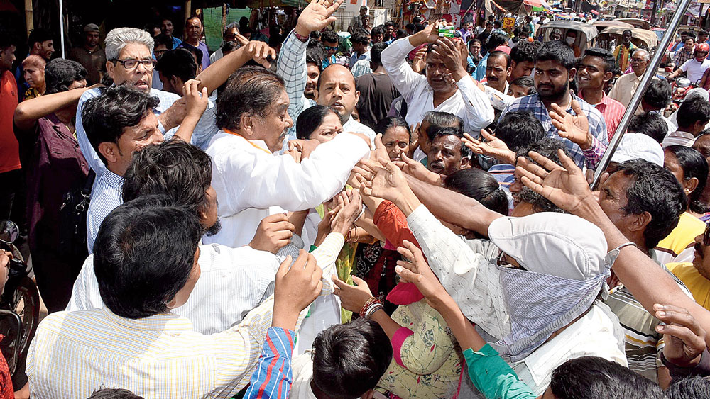 Coronavirus in India: Training Centres are gathering crowd despite the notice