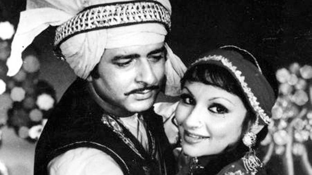 পর্দার বাইরে ব্যক্তিগত জীবনেও নবীন নিশ্চল ছিলেন বিধ্বস্ত। তাঁর প্রথম স্ত্রী নীলিমা ছিলেন দেব আনন্দের আত্মীয় এবং শেখর কপূরের বোন। নবীনের সঙ্গে তাঁর বিয়ে ভেঙে যাওয়ার পরে দুই সন্তানকে নিয়ে চলে যান নীলিমা।