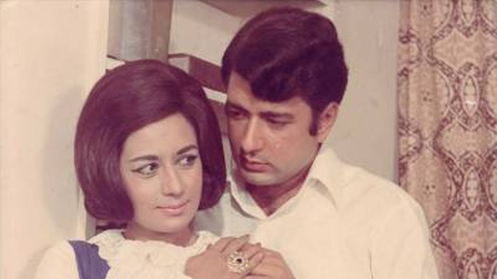 আশির দশক থেকে মুম্বইয়ে একই বাড়িতে সপরিবারে থাকতেন নবীন ও তাঁর ভাই প্রবীণ। সংবাদমাধ্যমে গীতাঞ্জলির দাবি, এই বাড়ি বানিয়েছিলেন নবীন। কিন্তু পরে আয়কর সংক্রান্ত কিছু সমস্যায় তিনি এই বাড়ি ভাই প্রবীণকে বিক্রি করে দিতে বাধ্য হয়েছিলেন।