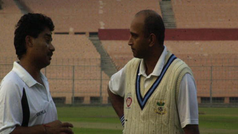 প্রথম শ্রেণির ক্রিকেটে ১৮৯ ইনিংসে তাঁর সংগ্রহ ৭৩১২ রান। সর্বোচ্চ রান ২৩৮। লিস্ট এ ম্যাচে ১০৮ ইনিংসে তাঁর মোট রান ৩৭৬৮। সর্বোচ্চ স্কোর ১৫৭ রান।