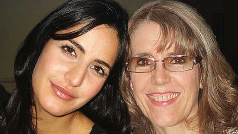 ক্যাটরিনা কইফের মা হলেন সুজেন টারকোয়েট। জন্মসূত্রে বিদেশি ক্যাটরিনা বলিউডে তাঁর সাফল্যের পিছনে মায়ের অবদান কখনও অস্বীকার করেন না। মা ছিলেন ব্রিটেনের আইনজীবী এবং সমাজকর্মী। মা-ই তাঁর শিক্ষক এবং বন্ধু।