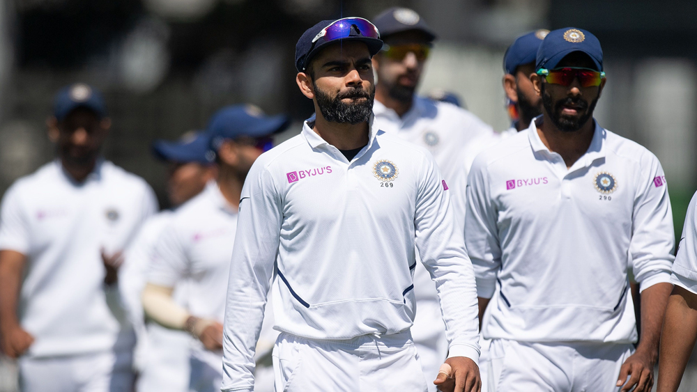 এই সফরে ক্রমশ খারাপ থেকে আরও খারাপ হয়েছে ভারতের পারফরম্যান্স। ব্যাটসম্যানরা ক্রমশ ফর্ম হারিয়েছেন। বড় জুটি গড়তে পারেননি। বোলাররা সঠিক সময় উইকেট নিতে পারেননি। কোহালির নেতৃত্ব নিয়েও উঠেছে প্রশ্ন।