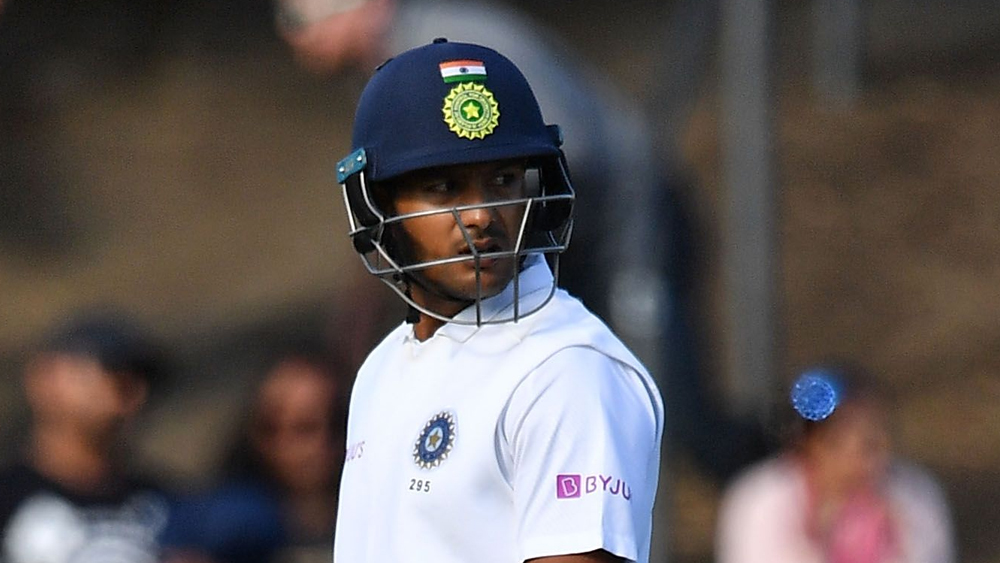 ভারতের দুই ওপেনার ময়াঙ্ক আগরওয়াল ও পৃথ্বী শ ভরসা দিতে পারেননি। ময়াঙ্কের তো পুরো নিউজিল্যান্ড সফরই খারাপ কাটল। ওয়ানডে সিরিজ ও টেস্ট সিরিজ মিলিয়ে মাত্র এক বারই পঞ্চাশের গণ্ডি পার করেছেন। চার ইনিংসে করেছেন মাত্র ১০২ রান। দুর্ভাগ্য হল, টেস্ট সিরিজে ময়াঙ্কের রানই দলের সর্বাধিক রান!