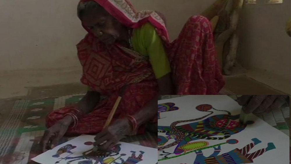 দেশের বাজারে তাঁর আঁকা ছবি কোনওটা ৩০০ আবার কোনওটা ৮০০ টাকায় কিনে নিয়ে যাচ্ছেন কৌতূহলীরা। সম্প্রতি বিদেশেও প্রদর্শনী হল তাঁর আঁকার।