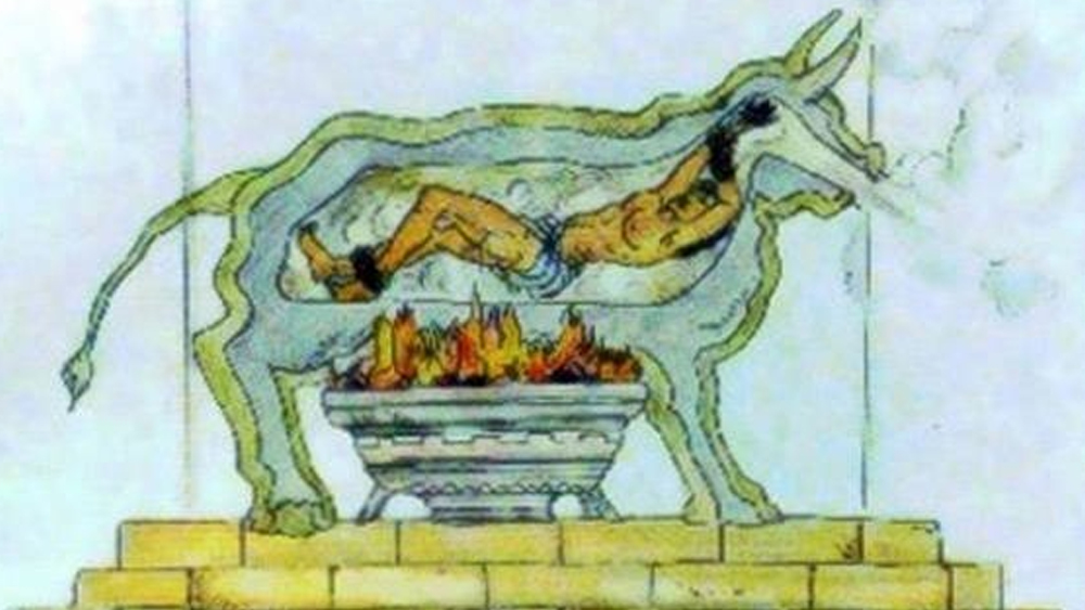 প্রাচীন গ্রিসে অপরাধীদের শাস্তি দিতে উদ্ভাবন হয় ব্রেজেন বুল পদ্ধতির। পিতলের ষাঁড়ের পেটে ঢুকিয়ে দেওয়া হত সাজাপ্রাপ্তকে। ঢাকনা বন্ধ করে সেই ষাঁড়ের নীচে জ্বালিয়ে দেওয়া হত আগুন। সেই উত্তাপেসিদ্ধ হয়ে মারা যেত ওই ব্যক্তি। বাইরে থেকে সাজাপ্রাপ্তের আর্তনাদ শোনাত ষাঁড়ের ডাকের মতো।