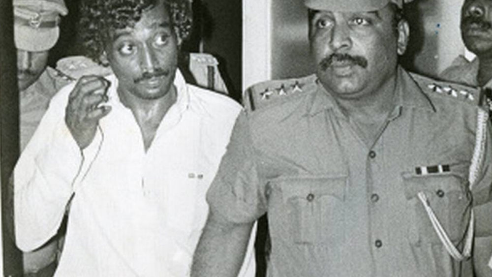 কুখ্যাত সিরিয়াল কিলার অটো শঙ্কর। তার প্রকৃত নাম গৌরী শঙ্কর। ১৯৯৫ সালের ২৭ এপ্রিল তামিলনাড়ুর সালেম সেন্ট্রাল জেলে তাকে ফাঁসিতে ঝোলানো হয়। পর পর ছ’টা খুন করেছিল সে।