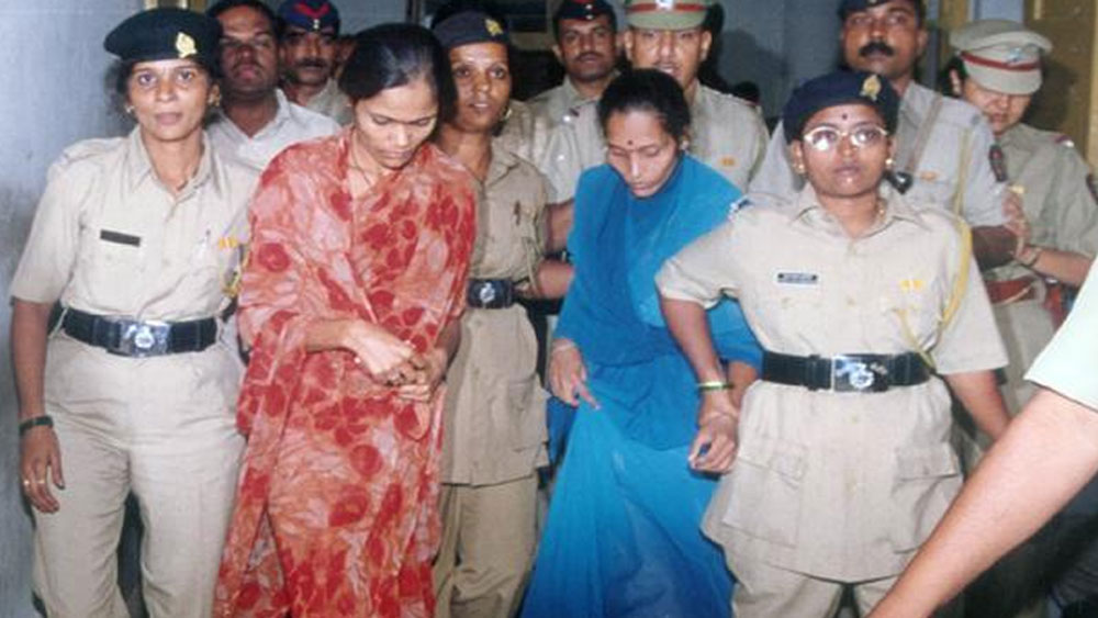 স্বাধীন ভারতে এখনও পর্যন্ত একজন মহিলারই ফাঁসি হয়েছে। তিন কিশোরীকে খুনের অপরাধে ১৯৫৫ সালে রতনবাঈ জৈন নামে এক মহিলার ফাঁসি হয়। এর পর এখনও পর্যন্ত কোনও মহিলার ফাঁসি দেখেনি দেশ। এই তালিকায় ঠাঁই হতে পারে সীমা মোহন গোভিত এবং তার বোন রেনুকা কিরণ শিন্ডের। দু’জনেই শিশু অপহরণ এবং খুনের আসামি। তারা ১৩টা অপহরণ এবং ৯টা খুন করেছে।