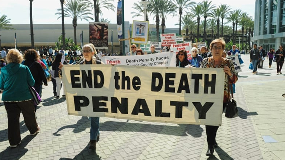 অ্যামনেস্টির রিপোর্ট অনুযায়ী, ২০১৮ সালে অন্তত এক হাজার জনের মৃত্যুদণ্ড কার্যকর হয়েছে চিনে। তবে, বরাবরই নিজেকে গোপনতা এবং রহস্যে মুড়ে রাখা চিন সরকারি ভাবে মৃত্যুদণ্ড নিয়ে কোনও তথ্যই প্রকাশ্যে আনে না।