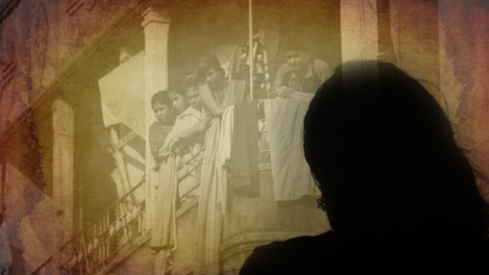 কিন্তু ত্রৈলোক্য ধরা পড়ে গেল ষষ্ঠ বার। অপরাধের সময় পরিত্যক্ত বাগানবাড়িতে ঢুকে পড়েছিল এক জন। ফলে ধরা পড়ে যায় ত্রৈলোক্য। বেঁচে যায় তার ষষ্ঠ শিকার। কিন্তু এ বারও সে ছাড়া পেয়ে গেল প্রমাণাভাবে। শাস্তির হাত থেকে বাঁচলেও সোনাগাছির পুরনো পাড়ায় পড়শিদের চোখে সে বিশ্বাস হারিয়ে ফেলল। বদনাম এড়াতে পালিত ছেলে হরিকে নিয়ে সে এসে উঠল চিৎপুরের পাঁচু ধোপানি লেনের এক বাড়িতে। সরাসরি নিষিদ্ধ এলাকা না হলেও ওই বাড়ির বাসিন্দারা জড়িত ছিল দেহব্যবসার সঙ্গেই।