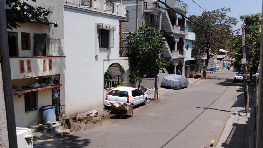 উত্তর বেঙ্গালুরুর নাগাশেট্টি থেকে ছবি পাঠিয়েছেন আমাদের পাঠক। সেখানেও জনতা কার্ফু-এর জেরে জনশূন্য রাস্তা।
(ছবি: হাবিবা খাতুন)