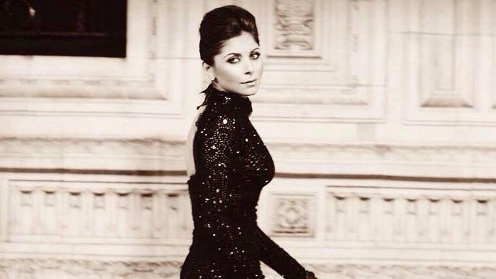 ২০১৪ সালে প্রথম প্লেব্যাক বলিউডে। ‘রাগিণী এমএমএস টু’ ছবিতে কণিকার গলায় ‘বেবি ডল’ জনপ্রিয় হয়। ইন্ডাস্ট্রিতে এই গানটি কণিকার নামের সঙ্গে আইকনিক হয়ে গিয়েছে।