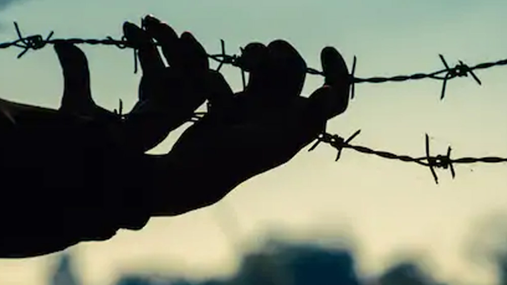 তদন্তে জানা যায়, পালানোর সময়ে তার পরনে ছিল পুলিশের পোশাক। তাকে সাহায্য করা এবং কর্তব্যে গাফিলতির দায়ে সাসপেন্ড করা হয় ১১ জন জেলকর্মী, তিন জন ওয়ার্ডেন, দু’জন জেলার এবং ছ’জন নিরাপত্তারক্ষীকে।