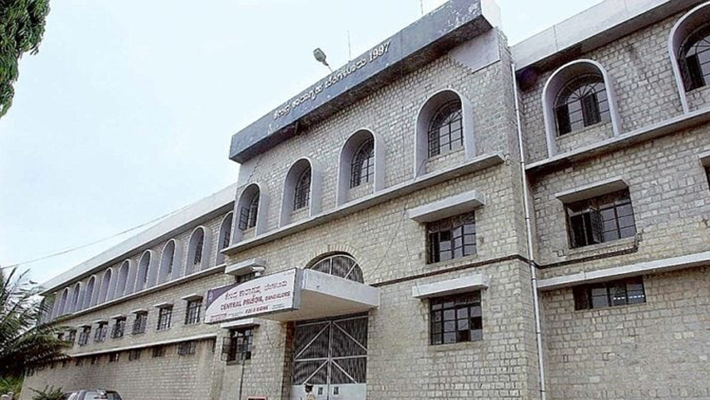 এ বার ধরা পড়ার পরে বেঙ্গালুরুর কেন্দ্রীয় কারাগারে নিশ্ছিদ্র নিরাপত্তায় বন্দি রাখা হয় জয়শঙ্করকে। নির্দেশ দেওয়া হয়, অসু্স্থ হলেও তাকে রাখা হবে কারাগারের সেলেই। সিসিটিভি-সহ অন্যান্য নিরাপত্তা সংক্রান্ত বিষয় কঠোর করা হয়।