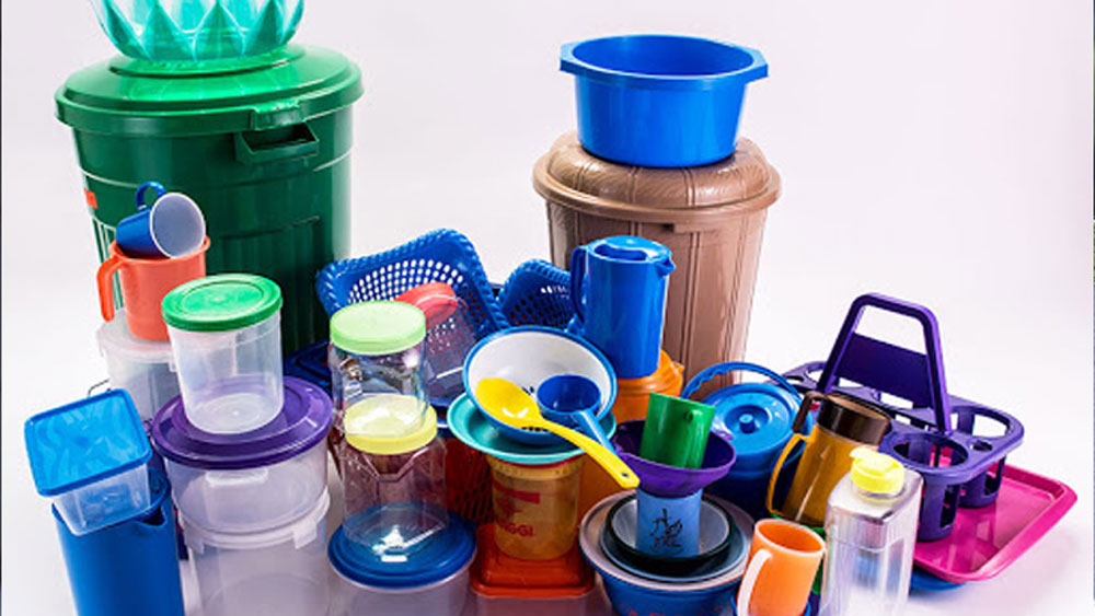 পলিপ্রোপিলিন এক ধরনের প্লাস্টিক। এই ধরনের প্লাস্টিক দিয়েই বাচ্চাদের খেলনা থেকে শুরু করে প্লাস্টিকের টিফিন বক্স তৈরি করা হয়।