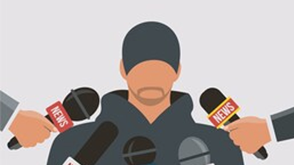 সাংবাদিকদের কাজের মধ্যে ভিড় এড়িয়ে চলা প্রায় অসম্ভব। কিন্তু প্রেস কনফারেন্স হলে চেষ্টা করুন এক মিটার দূরত্ব বজায় রেখে বসার বা দাঁড়াবার।