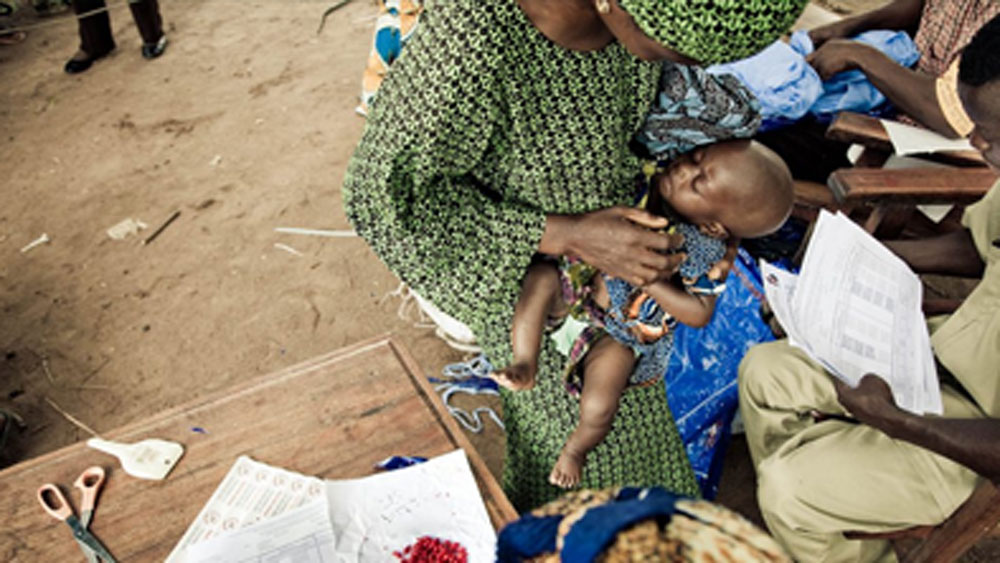 কলেরা: গত ২০০ বছরে বারে বারেই অতিমারির আকার নিয়ে ফিরে এসেছে কলেরা। ১৮১৭ সালে প্রথম এই রোগের প্রাদুর্ভাব দেখা দেয় এ রাজ্যে। তার পর তা সারা ভারতে ছড়িয়ে পড়ে। কয়েক হাজার ভারতীয় এবং ব্রিটিশের মৃত্যু হয়।