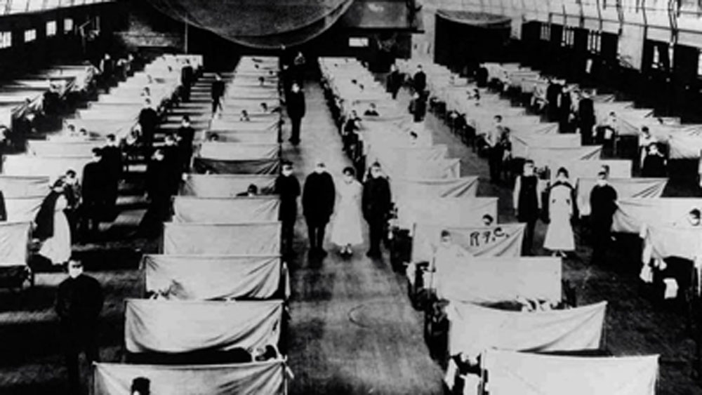 স্প্যানিশ ফ্লু: মৃত্যু সংখ্যার নিরিখে ইতিহাসের অন্যতম ভয়ানক রোগ। সারা বিশ্বে ৫০ কোটি মানুষ এই রোগে আক্রান্ত হয়েছিলেন। তার মধ্যে মৃত্যু হয়েছিল পাঁচ কোটি মানুষের। এটাও এক ধরনের ইনফ্লুয়েঞ্জা ফ্লু ছিল। ১৯১৮ সালে স্পেন থেকে সারা বিশ্বে এই রোগ ছড়িয়েছিল বলে গবেষকদের অনুমান।