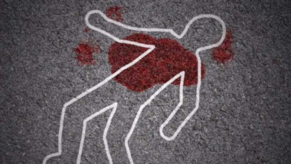 ২০০৩ সালে জয়ানন্দনের নামের পাশে যোগ হয় প্রথম বড় অপরাধ। সে বছর সেপ্টেম্বর মাসে মালা এলাকায় এক ৪৫ বছর বয়সি ব্যক্তি, জনৈক জোসের বাড়িতে হানা দেয় জয়ানন্দন। ঘুমন্ত জোসেকে খুন করে লুঠ করে ১৭ হাজার টাকা এবং একটি ভিডিয়ো ক্যাসেট প্লেয়ার।