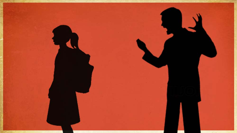 ১৯৯৬ সালে চিত্রদুর্গের কেইবি কলোনিতে এক কিশোরী স্কুলছাত্রীকে ধর্ষণের চেষ্টা করে সে। তাকে পাথর দিয়ে আঘাত করে পালায় ওই ছাত্রী। পরে তাকে চিনে ফেলে ওই কিশোরী। তার আগে অবশ্য আর এক কিশোরীকে স্কুল থেকে বাড়ি ফেরার পথে ধর্ষণের পরে খুন করেছে উমেশ।