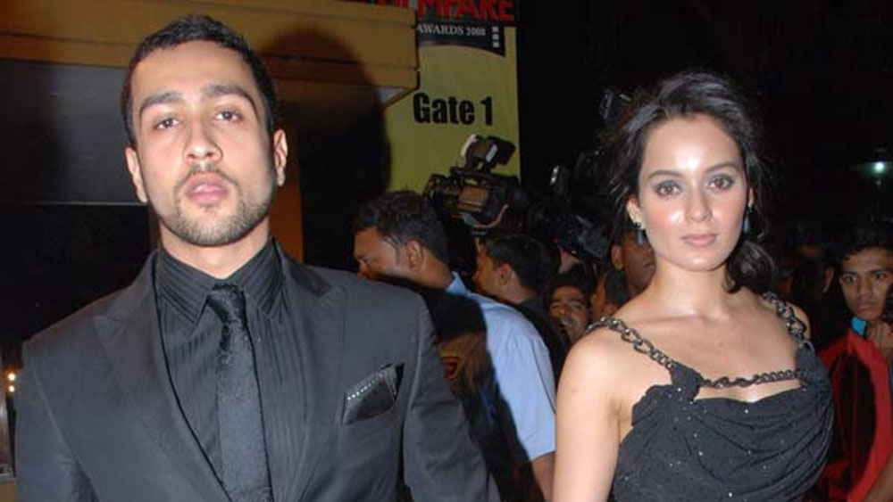 পর দিন সকালে কঙ্গনার রাগ ভাঙানোর জন্য অধ্যয়ন তাঁর লোখণ্ডবালার বাড়ি যান ফুলের তোড়া নিয়ে। কিন্তু কঙ্গনা তাঁকে ভিতরে ঢুকতে দেননি। উপরন্তু খুব খারাপ আচরণ করেন। তার পরেও প্রায় পাঁচ ঘণ্টা তাঁর বাড়ির বাইরে দাঁড়িয়ে ছিলেন অধ্যয়ন।