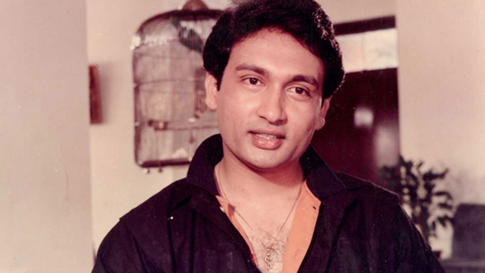 সেই সময় তাঁর বাবা শেখর সুমনও ফোন করেছিলেন কঙ্গনাকে। কিন্তু কঙ্গনা কোনও কথাই শুনতে চাননি। তার পর অবশ্য তাঁদের সম্পর্ক আবার ঠিক হয়ে গিয়েছিল। কিন্তু কঙ্গনা ভীষণ ভাবে অধ্যয়নকে নিয়ন্ত্রণ করতে শুরু করেন।