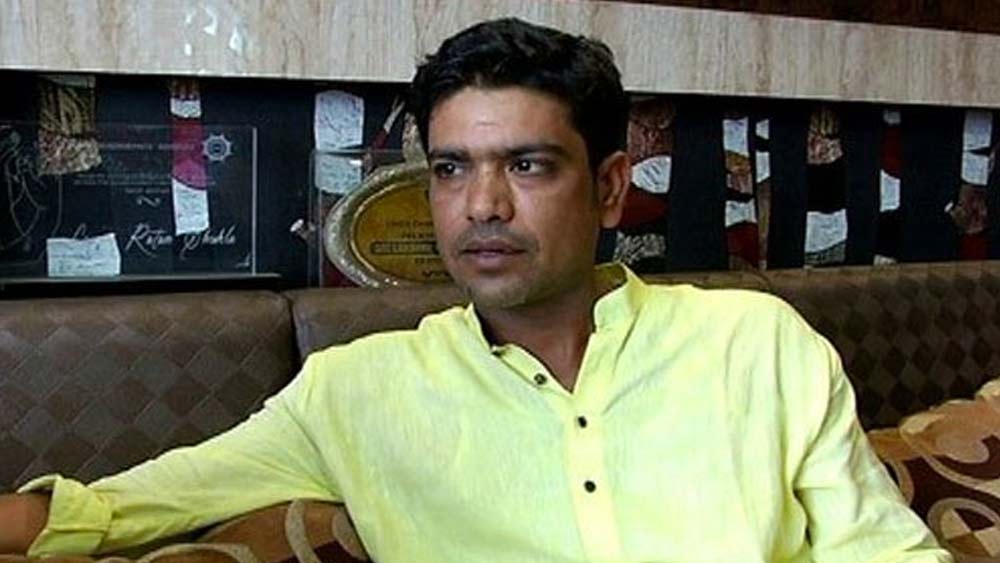 বাংলার প্রাক্তন অধিনায়ক ও অধুনা রাজ্য সরকারের ক্রীড়া প্রতিমন্ত্রী লক্ষ্মীরতন শুক্ল বিধায়ক হিসেবে তাঁর তিন মাসের বেতন ও বোর্ডের তিন মাসের পেনশন দিয়েছেন ত্রাণ তহবিলে। ময়দানের বিভিন্ন ক্লাবের মাঠকর্মীদের জন্য তিনি দান করেছেন ছয় বস্তা চাল, ডাল, আলু ও বিভিন্ন সবজি।