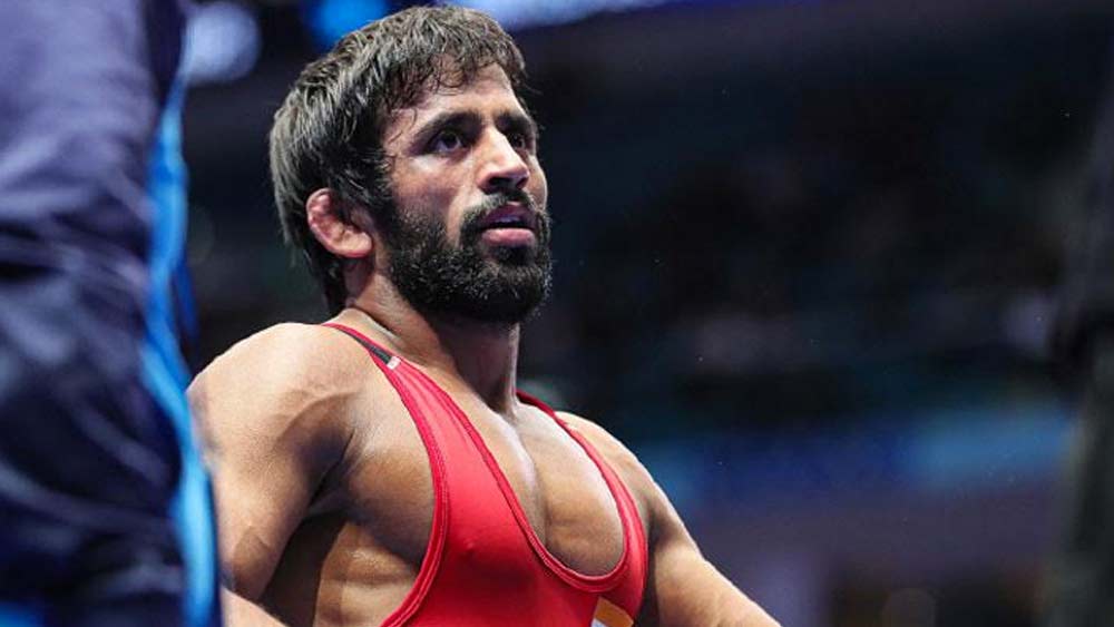 কুস্তিগির বজরং পুনিয়াও এগিয়ে এসেছেন। হরিয়ানা সরকারের করোনাভাইরাস ত্রাণ তহবিলে ছয় মাসের বেতন দান করেছেন তিনি। তিনি রেলওয়েজের অফিসার হিসেবে কাজ করেন এখন।