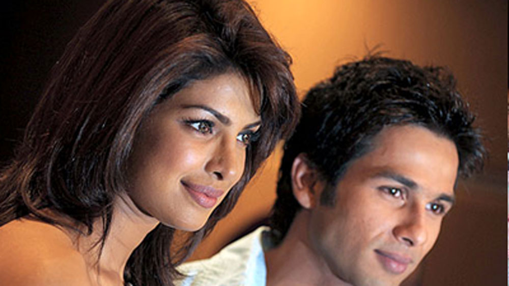 কিন্তু সম্পর্কের সেই চিড় আর পুরোপুরি জোড়া লাগেনি। দু’জনেই বুঝতে পেরেছিলেন, এই সম্পর্কটাকে আর এগিয়ে নিয়ে যাওয়া সম্ভব নয়।