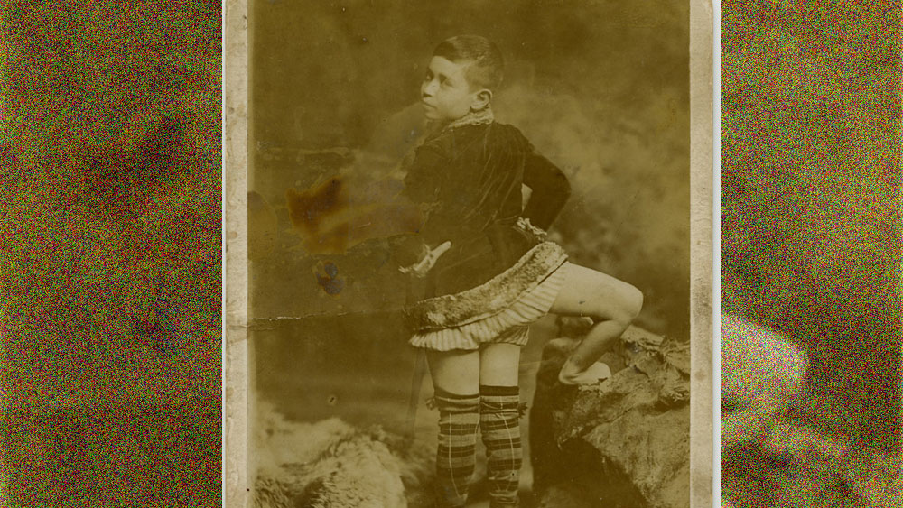 ফ্রাঙ্ক যেখানে হাঁটতে-চলতে, দৌড়তে, লাফাতে এমনকি আইস স্কেটিংয়েও সাবলীল ছিলেন, এমন অনেক শিশুই ওই হোমে বেড়ে উঠছিল, যাদের মধ্যে কেউ হাঁটতে পারে না, কেউ কথা বলতে পারে না, তো কেউ দেখতে পায় না দু’চোখেই।