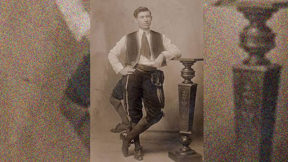 ফ্রাঙ্কের যখন ১২ বছর বয়স, ভিনসেনজো ম্যাগনানো নামে একজন পাপেটার তাঁকে আমেরিকায় নিয়ে আসেন। সার্কাসে যোগ দেন ফ্রাঙ্ক। রাতারাতি সেনসেশন হয়ে ওঠেন তিনি। নিজের শারীরিক প্রতিকূলতাকেই অস্ত্র করে তোলেন।