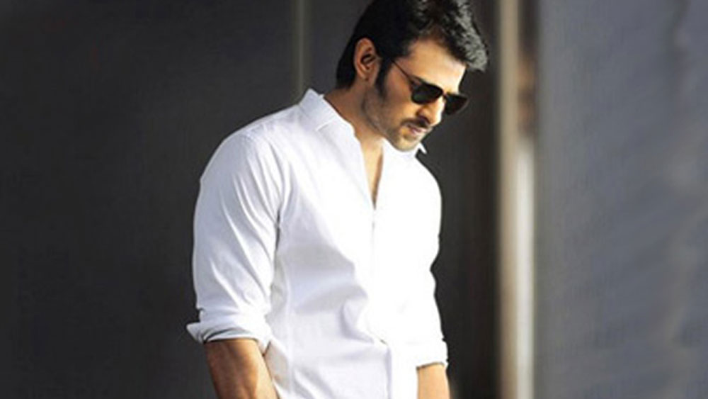 এই দলে নাম লিখিয়েছেন ‘বাহুবলী’ও। কোভিড ১৯ ত্রাণ তহবিলে ৪ কোটি টাকা অর্থ সাহায্য করেছেন দক্ষিণী স্টার প্রভাসও।