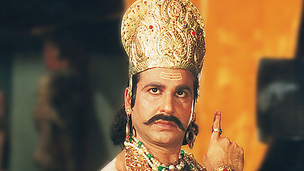 লঙ্কার রাজপুত্র ইন্দ্রজিৎ-ও খুব গুরুত্বপূর্ণ চরিত্র রামায়ণের। এই চরিত্রে অভিনয় করেছিলেন বিজয় অরোরা। বিজয় হিন্দি ফিল্মের অভিনেতা ছিলেন। ১৯৭৩ সালের ফিল্ম ‘ইয়াদো কি বারাত’ এবং রামায়ণের জন্যই তাঁর সবচেয়ে বেশি জনপ্রিয়তা।