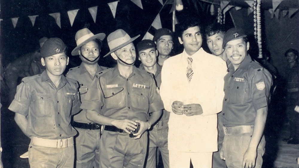 ৬২ বছরের বিজয় মুম্বইয়ে থাকেন। ২০০৩ সালে শেষ বারের মতো পর্দায় দেখা গিয়েছিল তাঁকে। ফিল্মের নাম ছিল ‘ইন্ডিয়ান বাবু’।