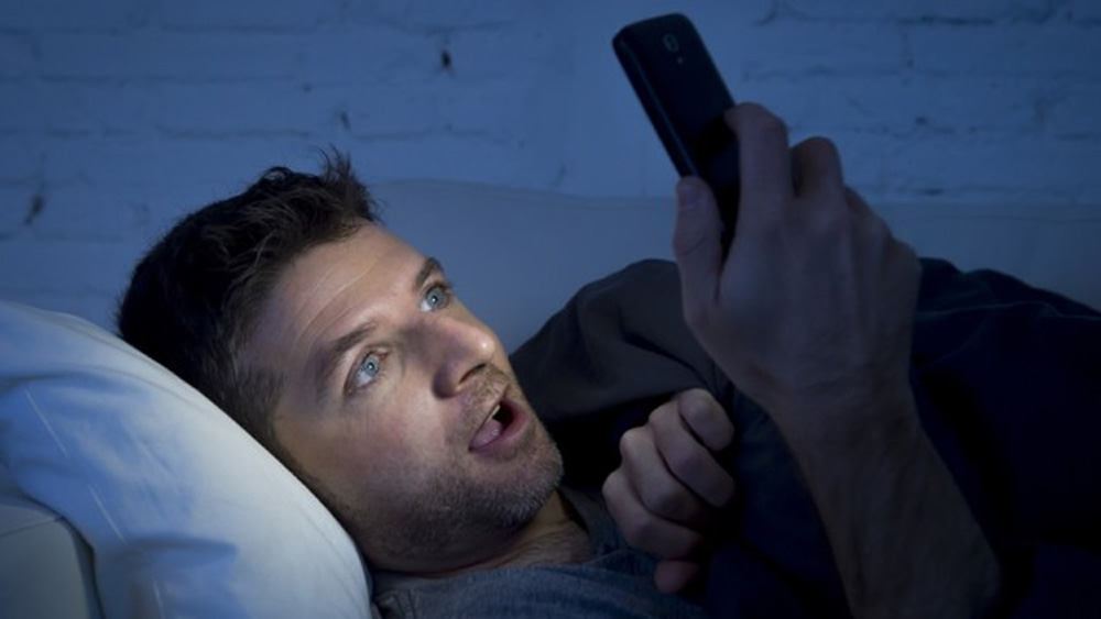 পর্নহাব তাদের ‘প্রিমিয়াম সার্ভিস’ বিনামূল্যে পরিষেবা করে দেওয়ার ফলে বিভিন্ন সাইটে হঠাৎ দর্শকসংখ্যা একলাফে বেড়ে গিয়েছে বহুগুণ।