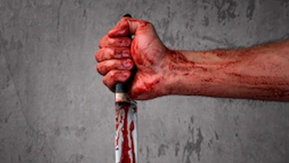 অটো শঙ্করের জীবন নিয়ে তৈরি হয়েছে সিনেমা এবং সিরিয়াল। ১৯৯০ সালে মুক্তি পাওয়া তামিল ছবি ‘পুলান ভিসিরানাই’-এর বিষয় ছিল এই সিরিয়াল কিলারের জীবন। পরবর্তী কালে তাকে নিয়ে তৈরি হয়েছে টেলিভিশন সিরিয়াল ও ওয়েবসিরিজ-ও।
(ছবি: আর্কাইভ, ফেসবুক এবং শাটারসস্টক)