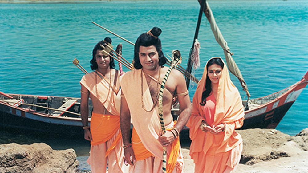 সৌম্যকান্তি, গভীর শান্ত দৃষ্টির সুনীল লহরী তখন রামবেশী অরুণ গোবিলের সঙ্গে পাল্লা দিয়ে জনপ্রিয়। মহিলামহলেও রীতিমতো চর্চার বিষয়।