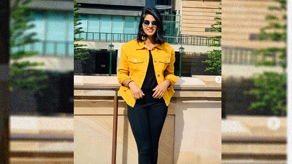 ২৪ বছরের প্রিয়া দিল্লির জেসাস অ্যান্ড মেরি কলেজ থেকে পড়াশোনা শেষ করেন। ছোট থেকেই কিন্তু ক্রিকেটের প্রতি আসক্তি ছিল না প্রিয়ার। বরং ব্যাডমিন্টন খেলতে ভালবাসতেন তিনি।