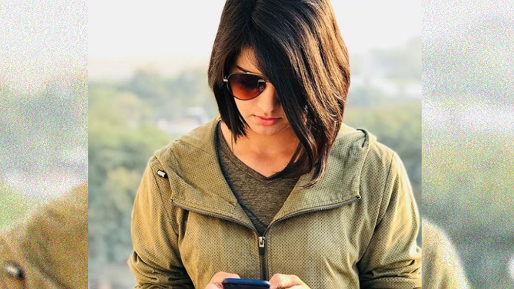 পরে দিল্লিতে রাজকুমার শর্মার অধীনে সাত বছর প্রশিক্ষণ নেন। বিরাট কোহালিরও প্রশিক্ষক ছিলেন রাজকুমার শর্মা। ২০১৬ সালে বেঙ্গালুরুতে প্রথম ঘরোয়া ক্রিকেটে হায়দরাবাদের বিরুদ্ধে দিল্লি মহিলা দলে সুযোগ পান প্রিয়া।