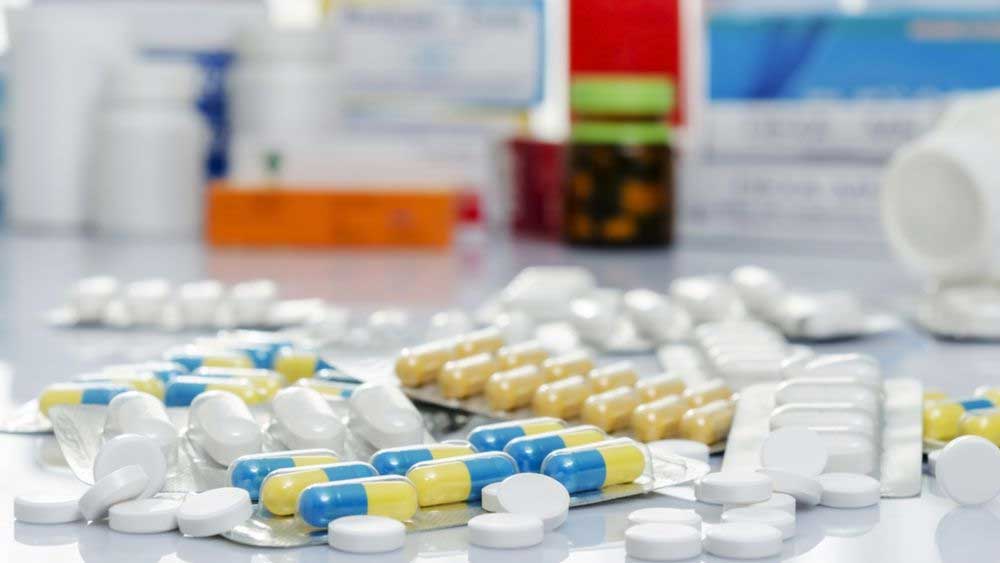 তাঁর ওষুধ তো সাধারণ মানুষদের তেমন উপকারে আসছে না, গবেষণার ফায়দা নিচ্ছিল নামী দামি ওষুধ কোম্পানিগুলো।