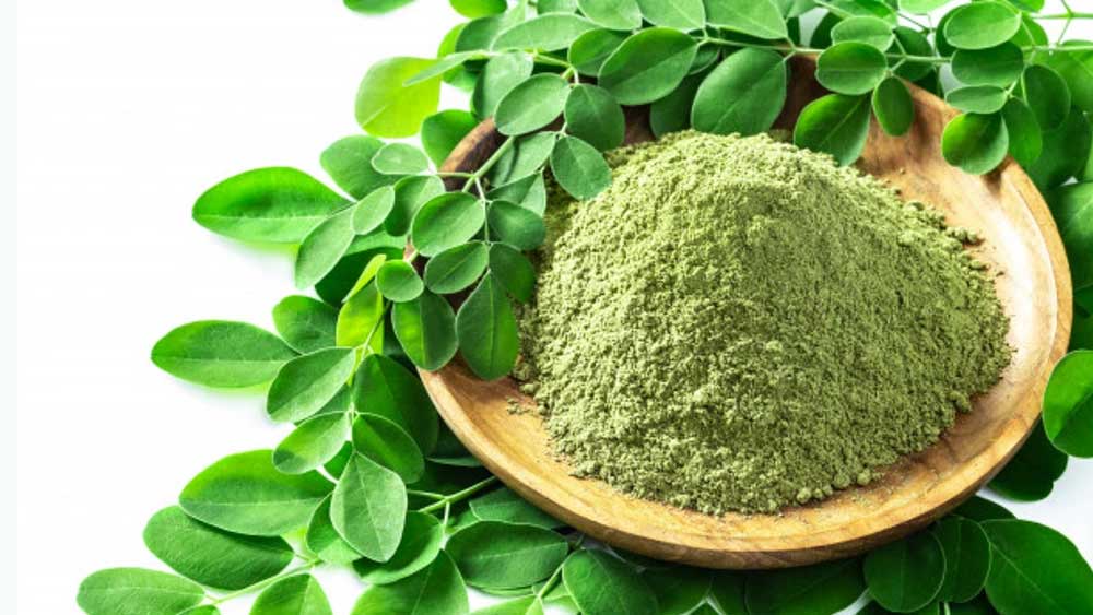 ম্যাজিকের মতো কাজ করল মরিঙ্গা গাছের পাতার রস! এই পাতার রস নিয়মিত সেবন করার ফলে এক মাসের মধ্যেই মায়ের সমস্ত যন্ত্রণা যেন গায়েব হয়ে গেল।