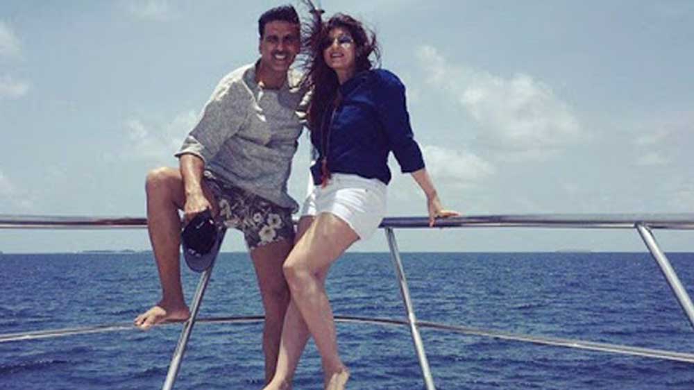 ভোর ৫টায় ঘুম থেকে উঠে বিচে কিছু ক্ষণ হেঁটে বেড়ান তিনি। ওই জায়গায় পর্যটকের ভিড় খুব একটা নেই। তাই বিচ খুবই পরিষ্কার পরিচ্ছন্ন। বিচে হাঁটতে হাঁটতে ইচ্ছা করলেই সমুদ্রে ডুব দিয়ে স্নানটাও সেরে ফেলেন।