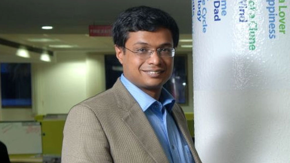 ২০১৬ সালে বনসল ফ্লিপকার্টের চিফ এগজিকিউটিভ অফিসার ছিলেন। ২০১৮ সালে তিনি এই সংস্থার এগজিকিউটিভ চেয়ারম্যান হন। কিন্তু তারপরই ফ্লিপকার্ট থেকে নিজেকে বিচ্ছিন্ন করেন তিনি।