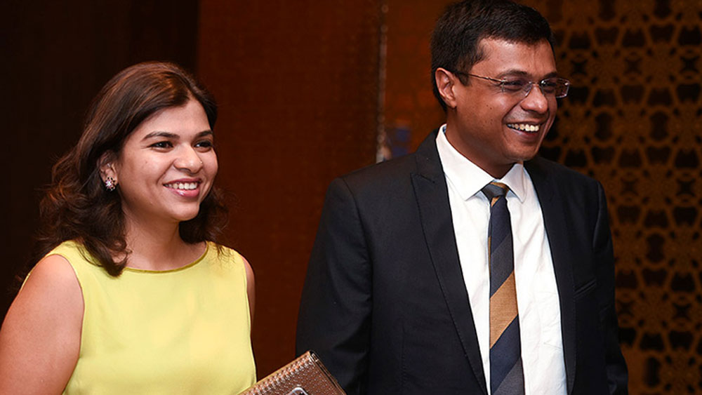 এরই মধ্যে সচিনের ব্যক্তিগত জীবনেও খাঁড়া নেমে আসে। তাঁর স্ত্রীর নাম প্রিয়া বনসল। তিনি পেশায় দাঁতের চিকিৎসক। তাঁদের একটি পুত্র সন্তান রয়েছে।