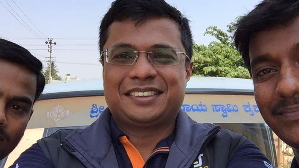 সেই অভিযোগের ভিত্তিতে পুলিশি তদন্ত শুরু হয়েছে ইতিমধ্যেই। তবে সচিনকে এখনও জেরা করা হয়নি বলে জানিয়েছে পুলিশ।