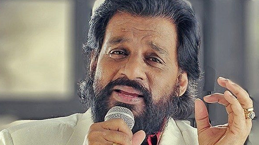 তবে শুধু গান রেকর্ডের সংখ্যা দিয়ে তাঁর প্রতিভার বিচার করা যাবে না। তিনি বিভিন্ন ভাষাতেও সাবলীল ভাবে গেয়েছেন। যেমন মালয়ালাম, তামিল, তেলুগু, হিন্দি, কন্নড়, বাংলা, ওড়িয়া এমনকি বাদ যায়নি আরবি, লাতিন, রাশিয়ান এবং ইংরাজি ভাষাও।