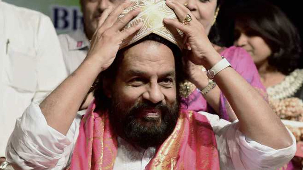 প্রতি বছর তাঁর জন্মদিনে কর্নাটকের কল্লুরের মুকাম্বিকা মন্দিরে যান যেশুদাস। সেখানে গানের মাধ্যমে সরস্বতী দেবীর আরাধনা করেন। ২০০০ সালে তাঁর ৬০ তম জন্মদিন থেকে ওই মন্দিরে সঙ্গীত উৎসব শুরু হয়। প্রতি বছর ওই দিন থেকে শুরু করে টানা নয় দিন ধরে চলে এই উৎসব।