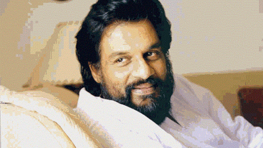 এহেন প্রবাদপ্রতিম গায়কেরও পিছু ছাড়েনি বিতর্ক। একবার তাঁর একটা মন্তব্য ঘিরে তুমুল সমালোচনা শুরু হয়ে গিয়েছিল দেশ জুড়ে।